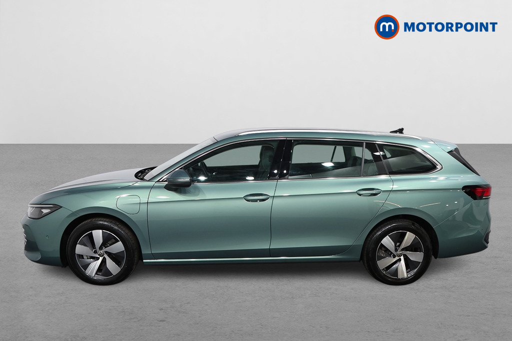 Volkswagen Passat Life Automatic Petrol Plug-In Hybrid Estate - Stock Number (1578101) - Passenger side