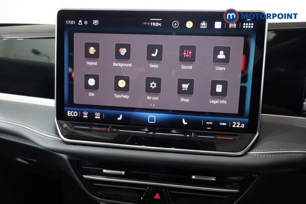 Volkswagen Passat Life Automatic Petrol Plug-In Hybrid Estate - Stock Number (1578150) - 18th supplementary image