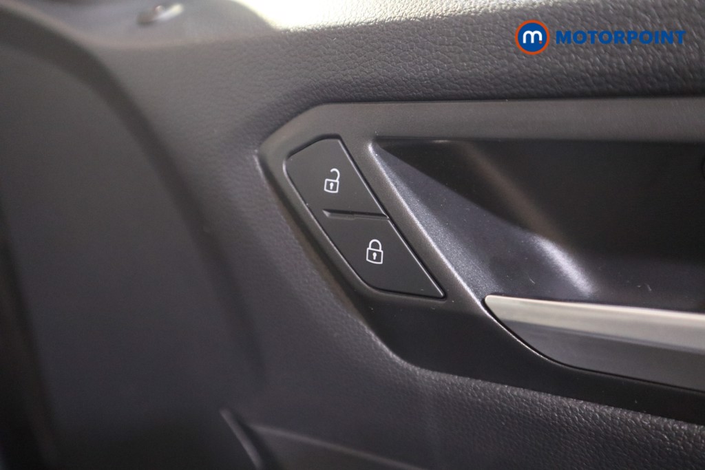 Volkswagen T-Roc SEL Automatic Petrol SUV - Stock Number (1578439) - 10th supplementary image