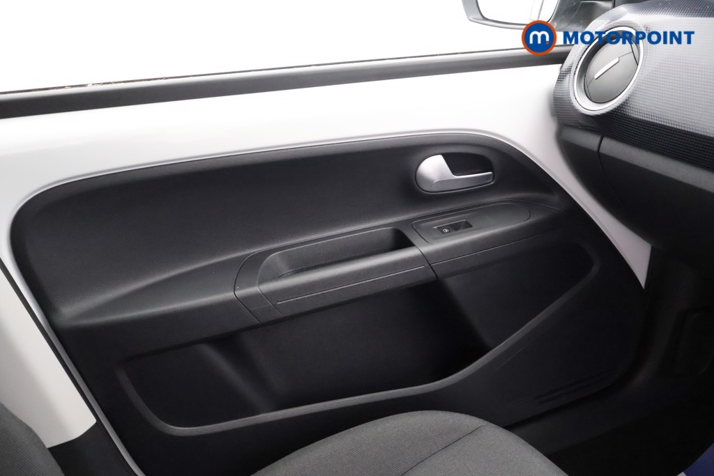 Volkswagen UP Black Edition Manual Petrol Hatchback - Stock Number (1578726) - 6th supplementary image