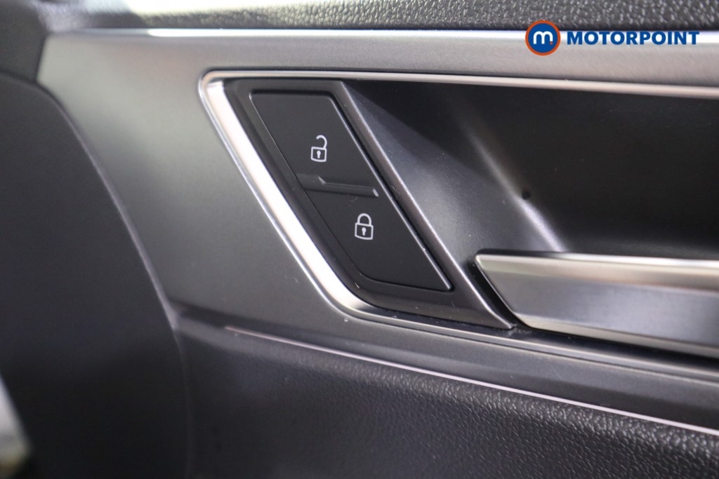 Volkswagen Polo Active Manual Petrol Hatchback - Stock Number (1579101) - 10th supplementary image
