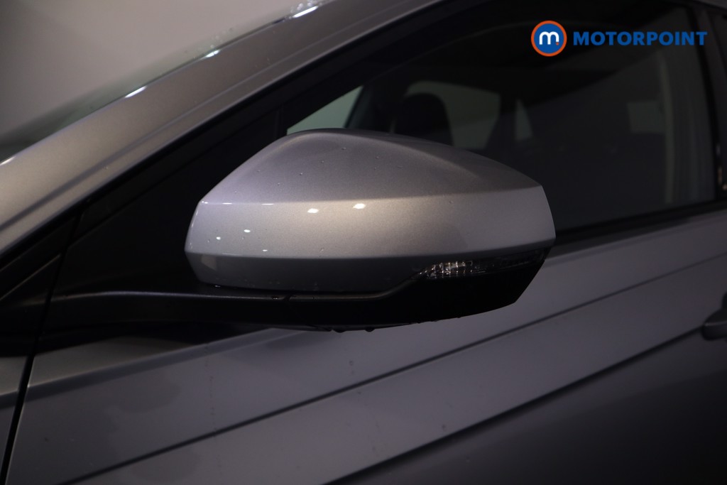 Volkswagen Polo Active Manual Petrol Hatchback - Stock Number (1579101) - 23rd supplementary image