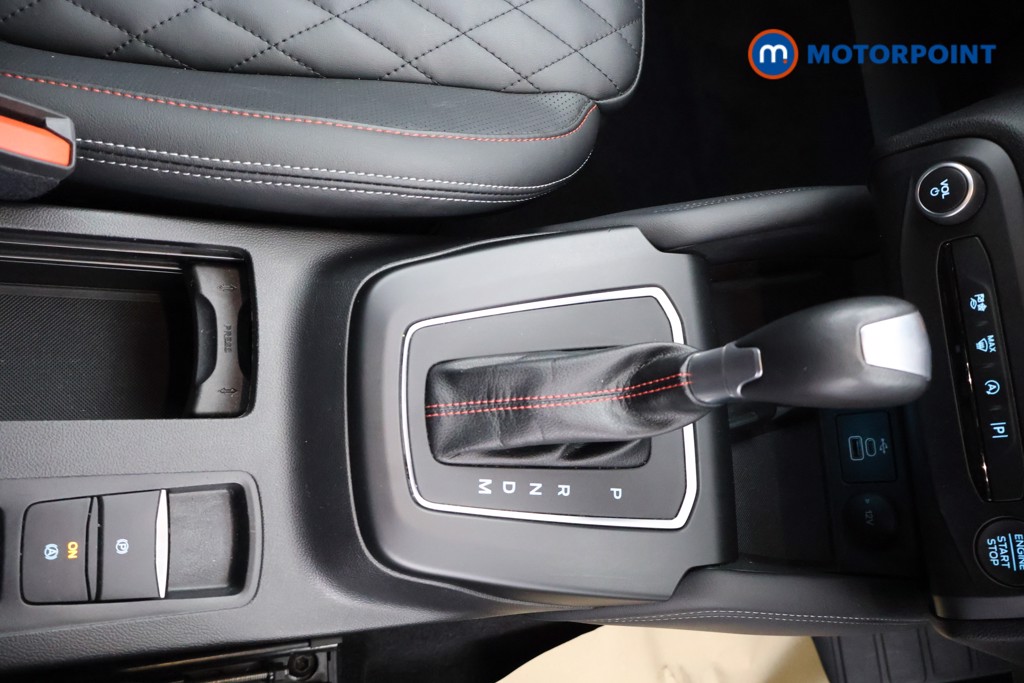 Ford Focus St-Line Vignale Automatic Petrol-Electric Hybrid Estate - Stock Number (1579126) - 6th supplementary image