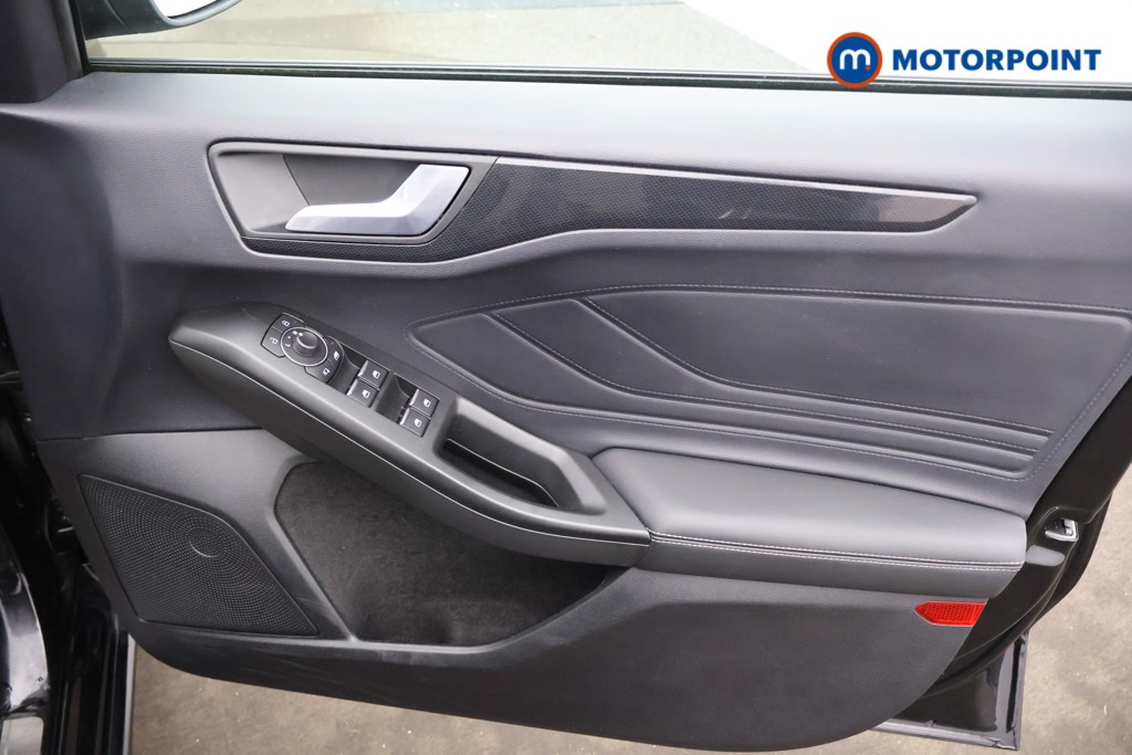 Ford Focus St-Line Vignale Automatic Petrol-Electric Hybrid Estate - Stock Number (1579126) - 9th supplementary image