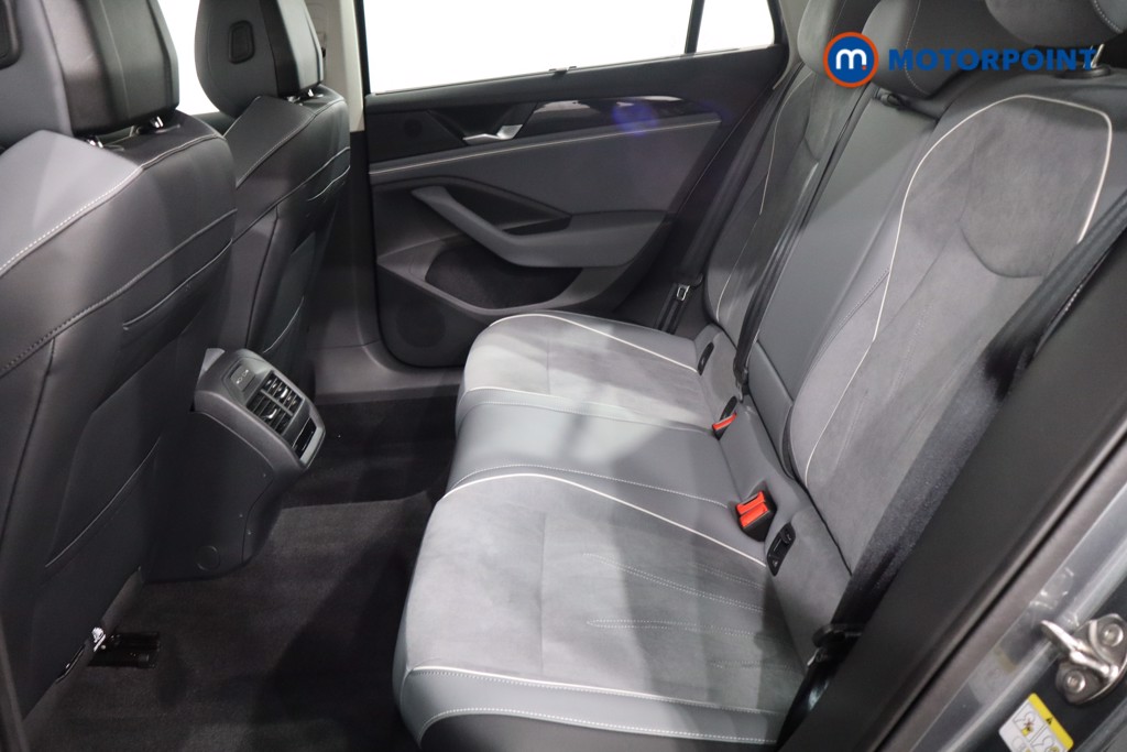 Volkswagen Passat Life Automatic Petrol Plug-In Hybrid Estate - Stock Number (1579893) - 5th supplementary image