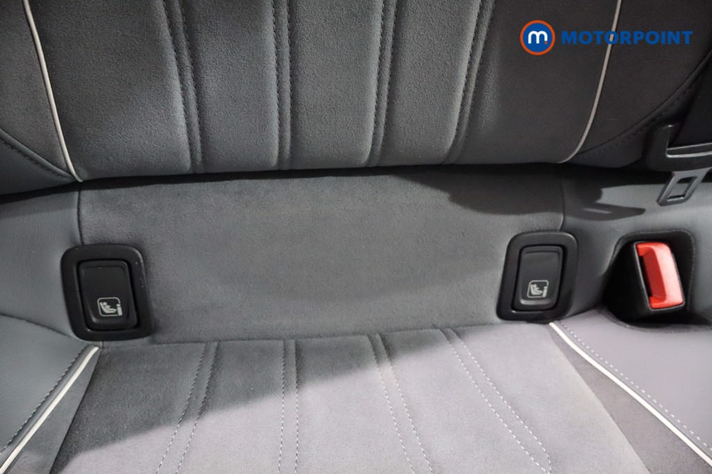 Volkswagen Passat Life Automatic Petrol Plug-In Hybrid Estate - Stock Number (1579893) - 25th supplementary image