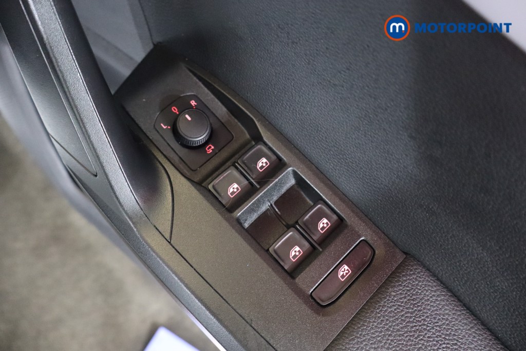 Seat Arona Fr Sport Manual Petrol SUV - Stock Number (1580098) - 17th supplementary image