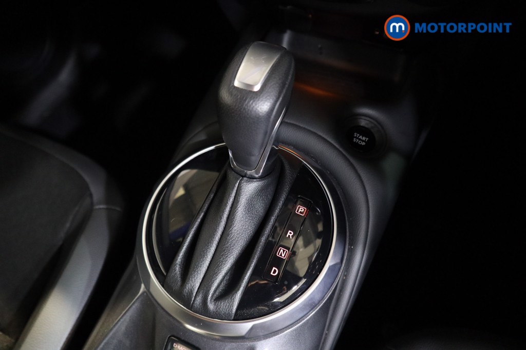 Nissan Juke N-Connecta Automatic Petrol-Electric Hybrid SUV - Stock Number (1553229) - 8th supplementary image