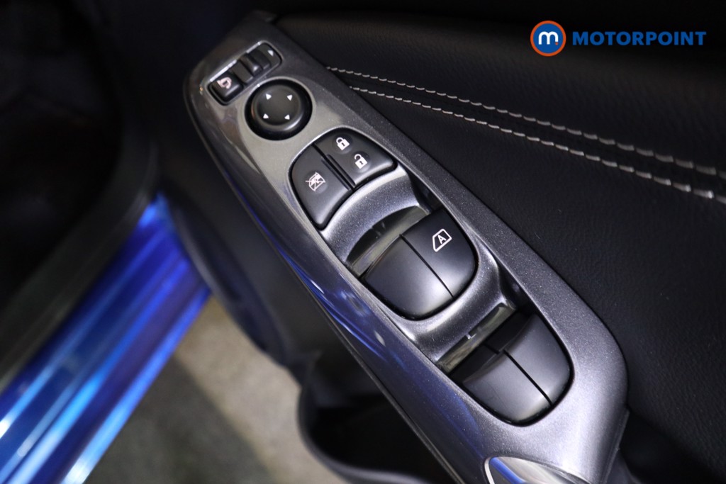 Nissan Juke N-Connecta Automatic Petrol-Electric Hybrid SUV - Stock Number (1553229) - 9th supplementary image