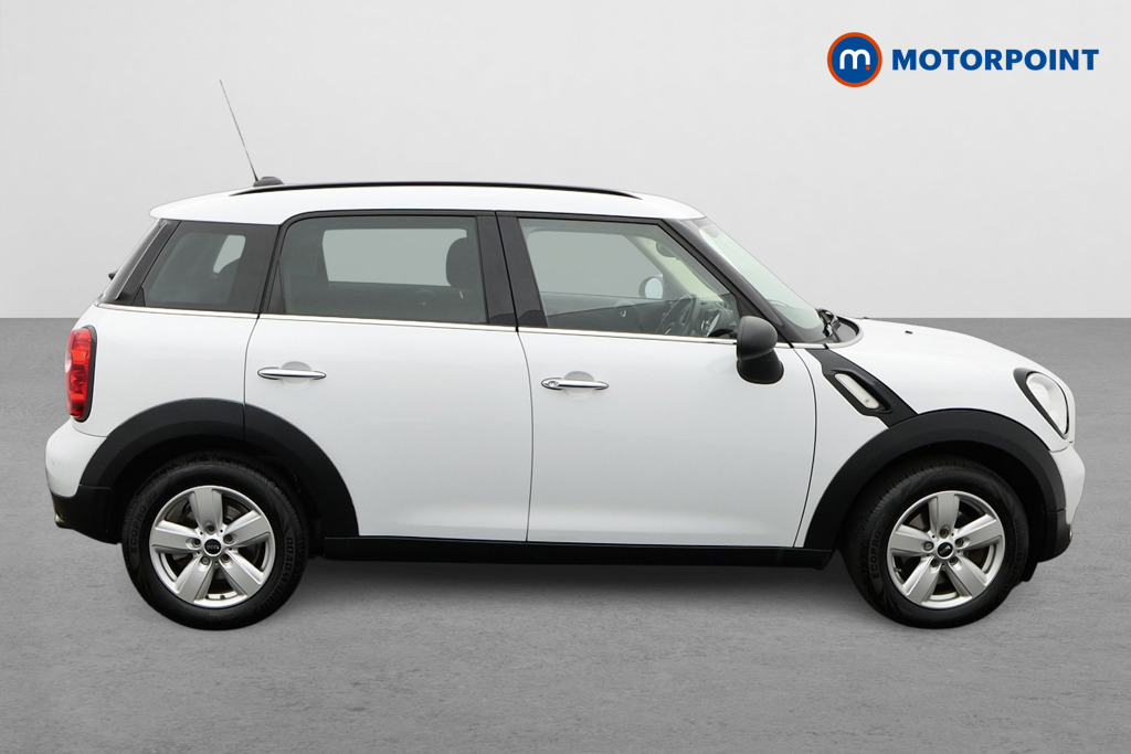 Mini Countryman ONE Manual Petrol Hatchback - Stock Number (1570476) - Drivers side