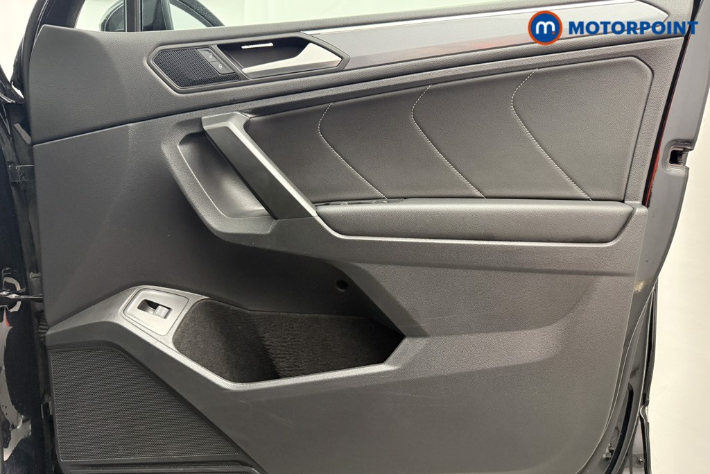 Volkswagen Tiguan Allspace R-Line Tech Automatic Petrol SUV - Stock Number (1571941) - 18th supplementary image