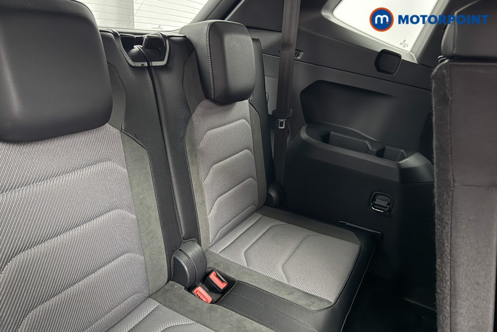 Volkswagen Tiguan Allspace R-Line Tech Automatic Petrol SUV - Stock Number (1571941) - 27th supplementary image