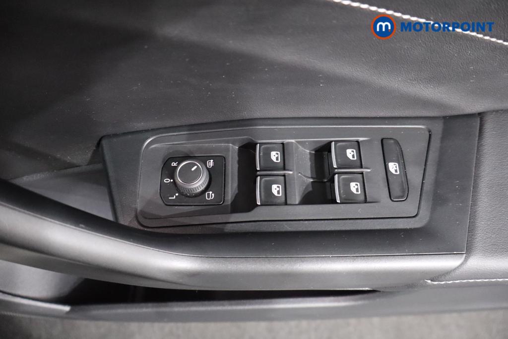 Volkswagen T-Roc R-Line Manual Petrol SUV - Stock Number (1572182) - 18th supplementary image