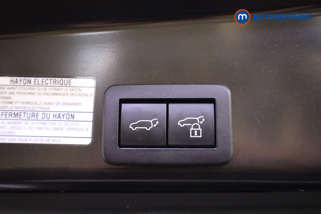 Toyota Yaris Cross Premiere Edition Automatic Petrol-Electric Hybrid Estate - Stock Number (1572397) - 16th supplementary image