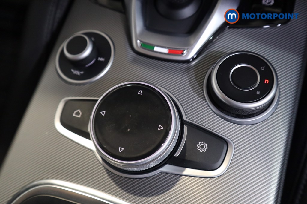 Alfa Romeo Stelvio Veloce Automatic Petrol SUV - Stock Number (1574009) - 8th supplementary image