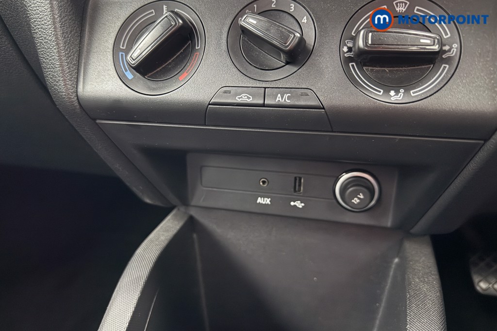 Skoda Fabia Colour Edition Manual Petrol Hatchback - Stock Number (1574055) - 12th supplementary image