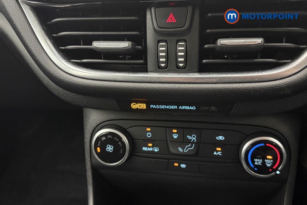 Ford Fiesta Zetec Manual Petrol Hatchback - Stock Number (1575965) - 8th supplementary image