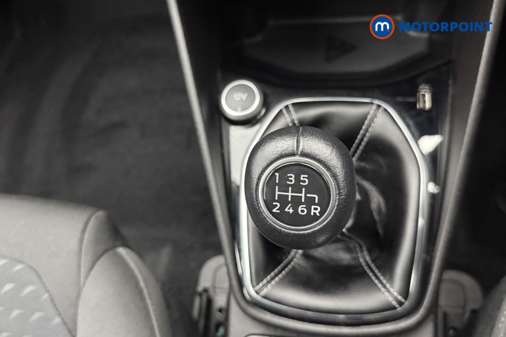 Ford Fiesta Zetec Manual Petrol Hatchback - Stock Number (1575965) - 9th supplementary image
