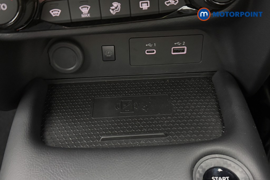 Nissan Juke Tekna Automatic Petrol SUV - Stock Number (1577145) - 14th supplementary image
