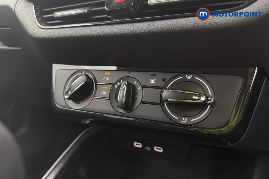 Skoda Fabia Colour Edition Manual Petrol Hatchback - Stock Number (1577239) - 13th supplementary image