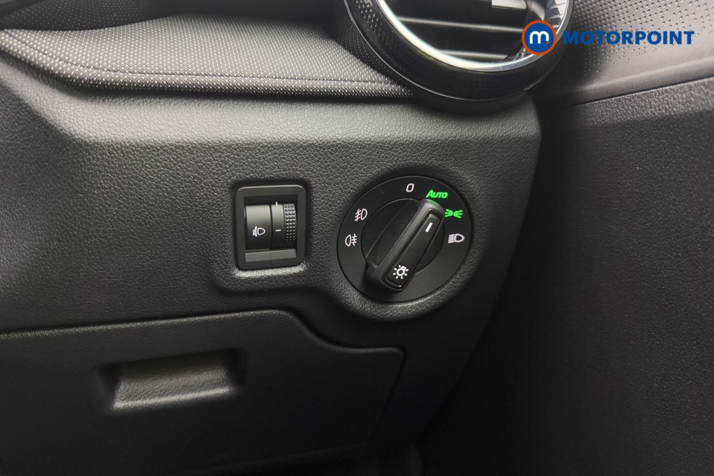 Skoda Fabia Colour Edition Manual Petrol Hatchback - Stock Number (1577239) - 15th supplementary image