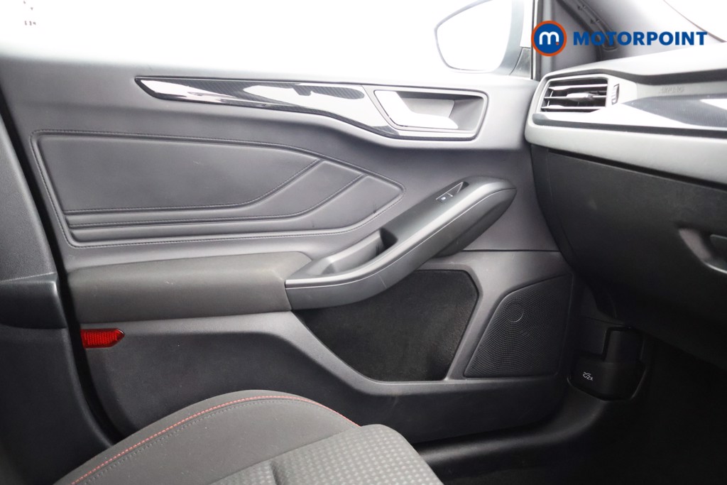 Ford Focus St-Line Manual Petrol Hatchback - Stock Number (1577643) - 7th supplementary image