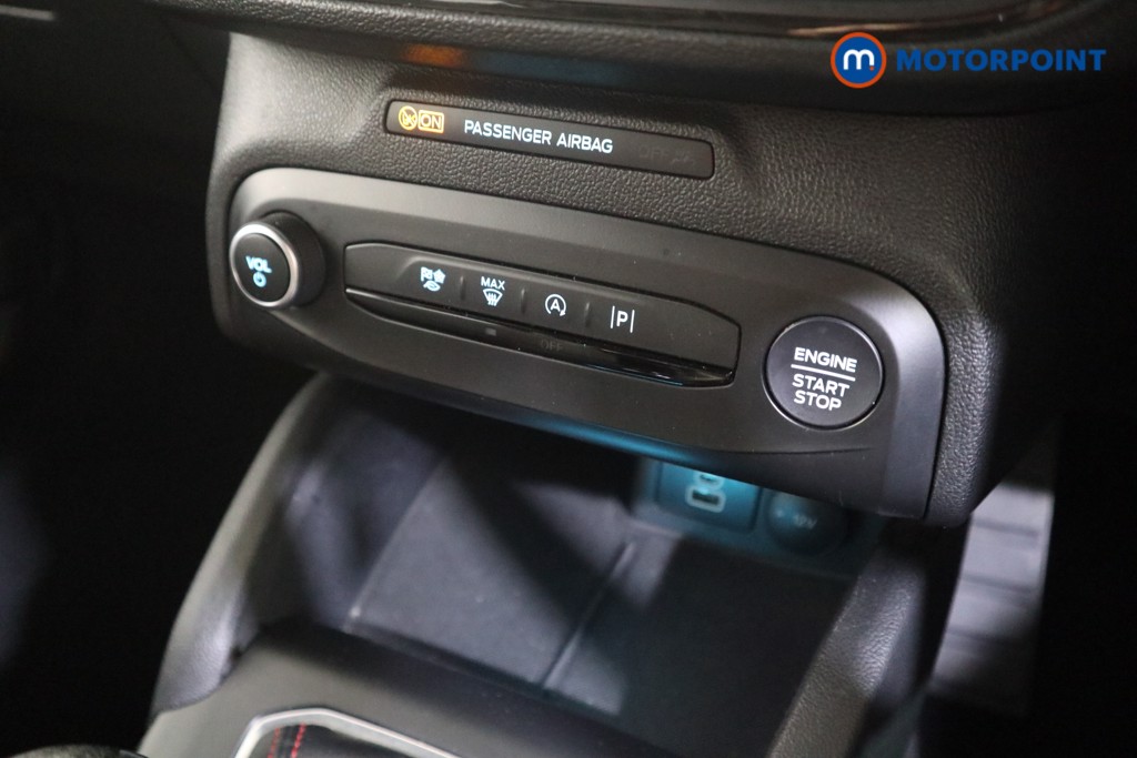 Ford Focus St-Line Edition Manual Petrol-Electric Hybrid Hatchback - Stock Number (1577652) - 7th supplementary image