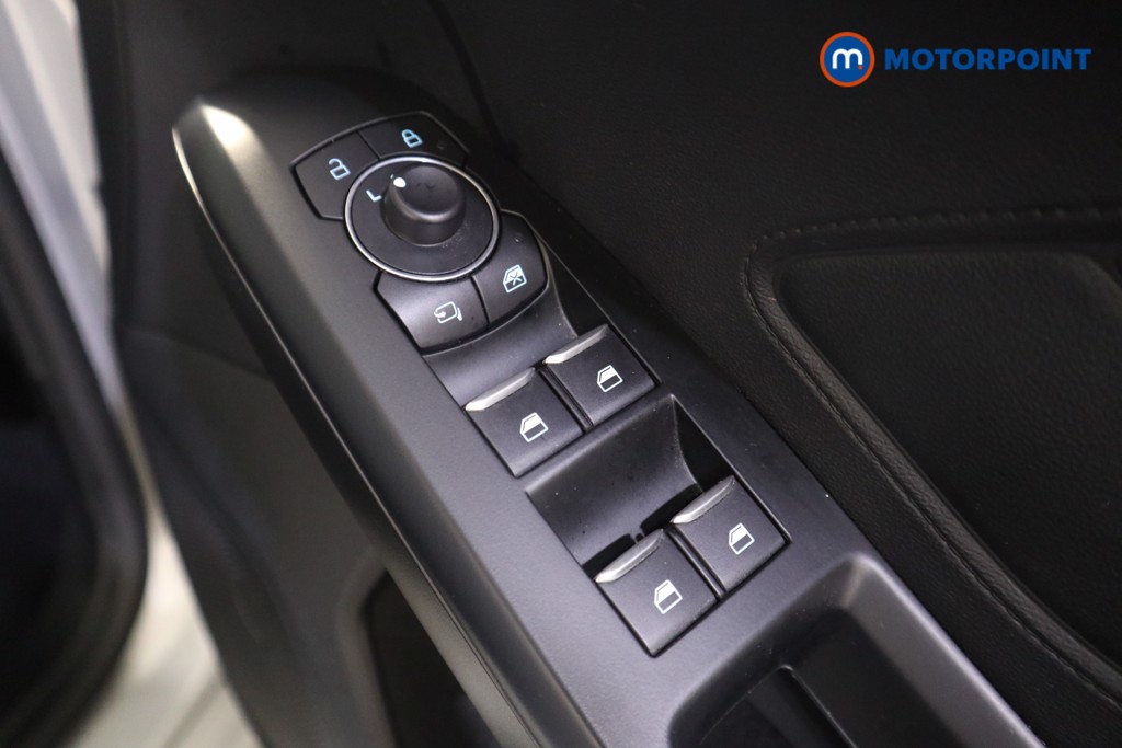 Ford Focus St-Line Edition Manual Petrol-Electric Hybrid Hatchback - Stock Number (1577652) - 10th supplementary image