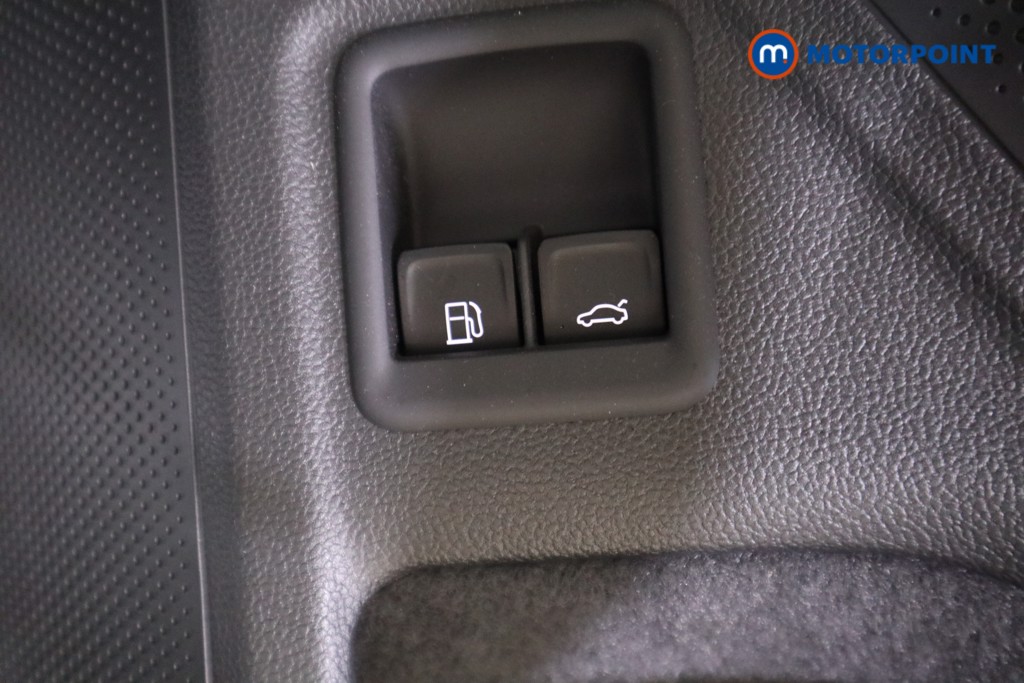 Volkswagen Passat Life Automatic Petrol Plug-In Hybrid Estate - Stock Number (1578105) - 8th supplementary image