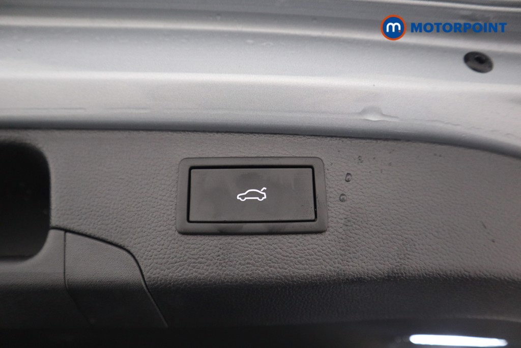 Volkswagen Passat Life Automatic Petrol Plug-In Hybrid Estate - Stock Number (1578105) - 15th supplementary image