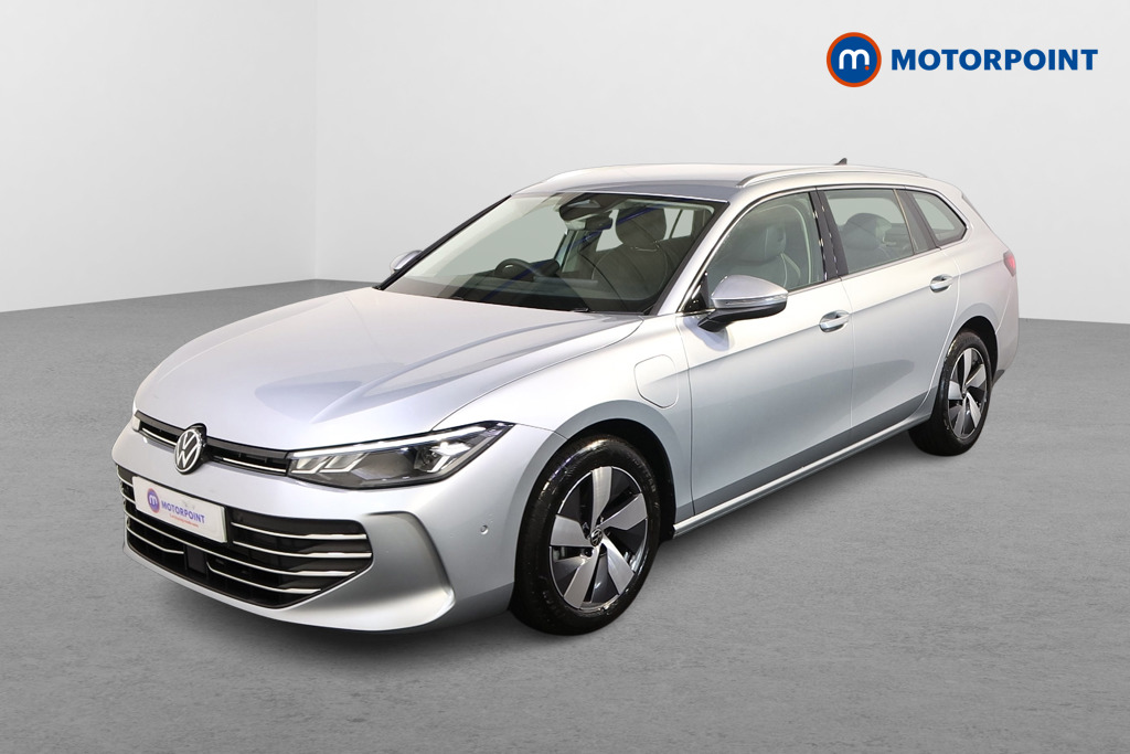 Volkswagen Passat Life Automatic Petrol Plug-In Hybrid Estate - Stock Number (1578105) - Passenger side front corner