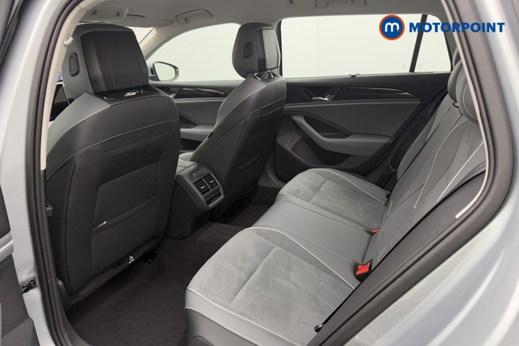Volkswagen Passat Life Automatic Petrol Plug-In Hybrid Estate - Stock Number (1578112) - 4th supplementary image