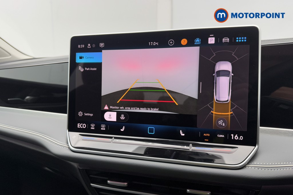 Volkswagen Passat Life Automatic Petrol Plug-In Hybrid Estate - Stock Number (1578112) - 12th supplementary image