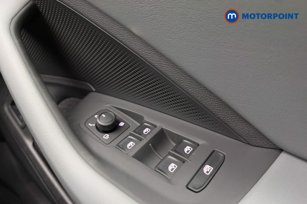 Volkswagen Passat Life Automatic Petrol Plug-In Hybrid Estate - Stock Number (1578112) - 16th supplementary image