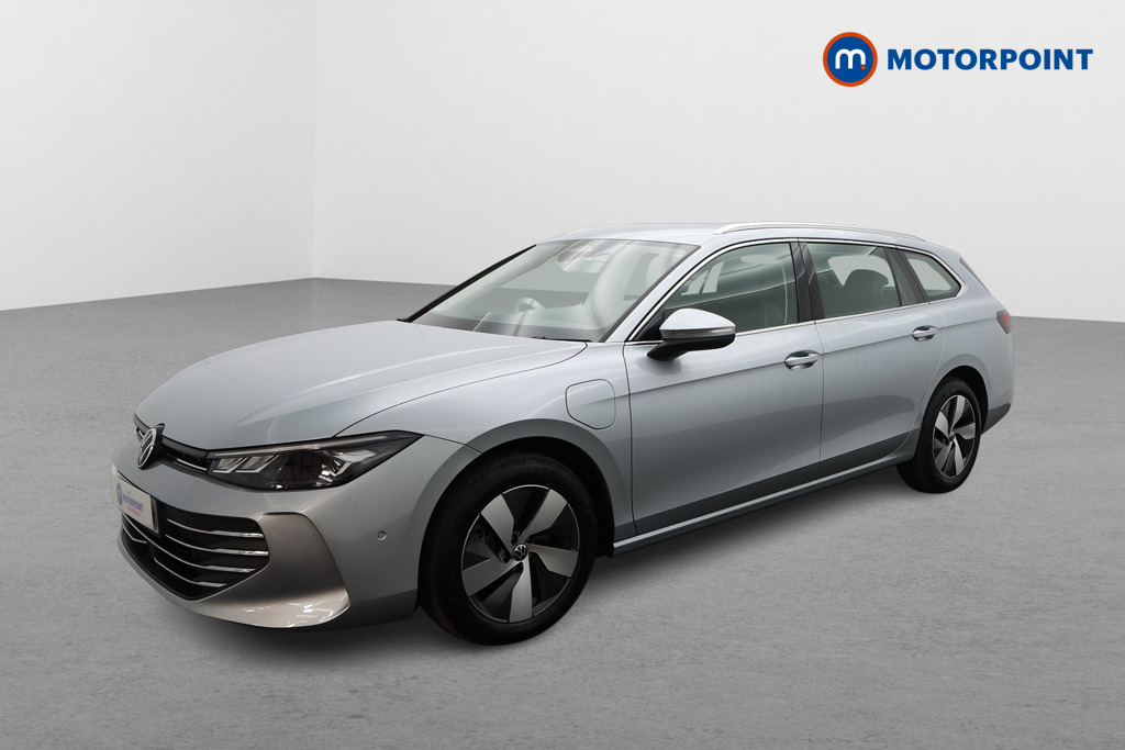 Volkswagen Passat Life Automatic Petrol Plug-In Hybrid Estate - Stock Number (1578112) - Passenger side front corner