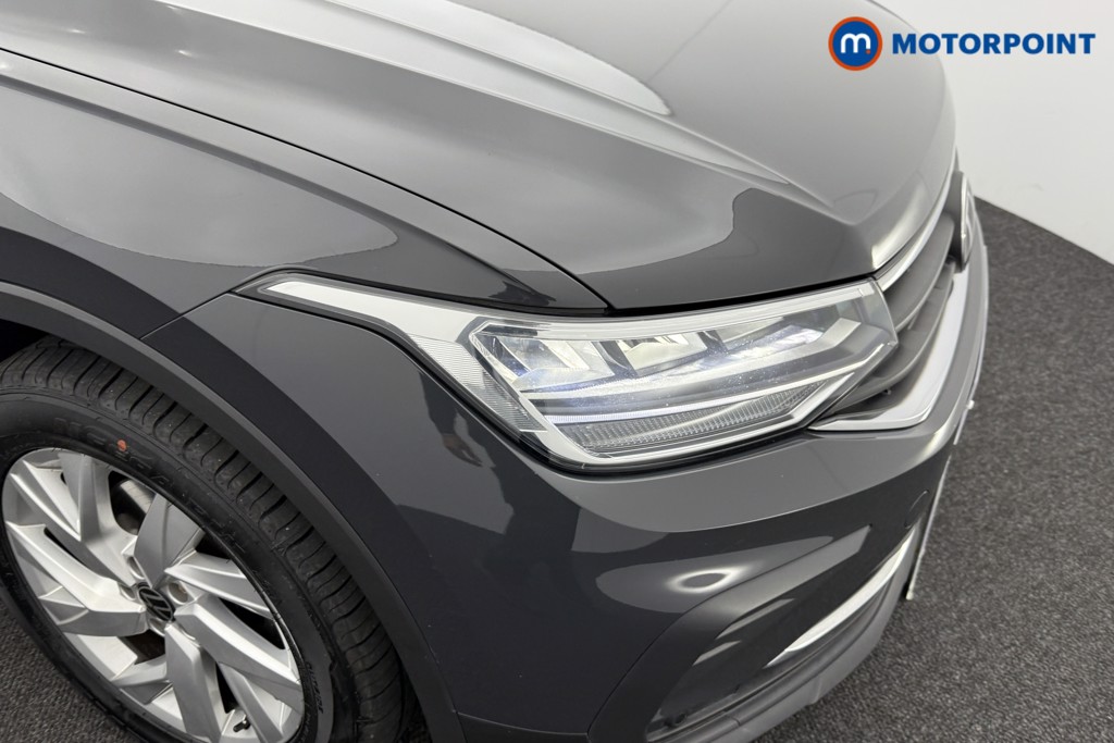 Volkswagen Passat Life Automatic Petrol Plug-In Hybrid Estate - Stock Number (1578115) - 6th supplementary image