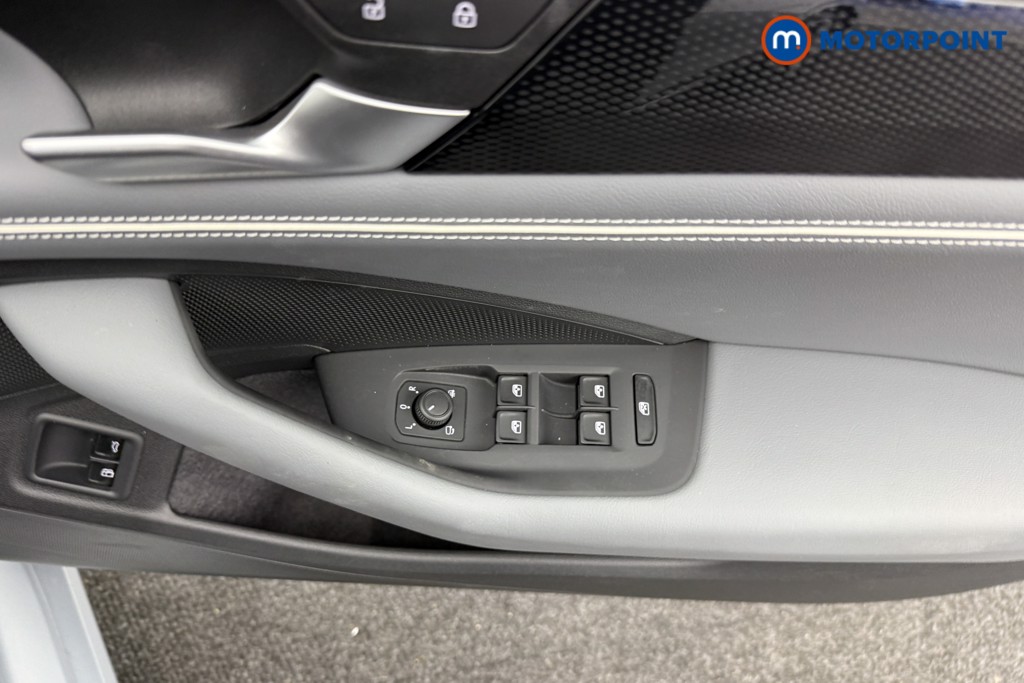 Volkswagen Passat Life Automatic Petrol Plug-In Hybrid Estate - Stock Number (1578115) - 26th supplementary image