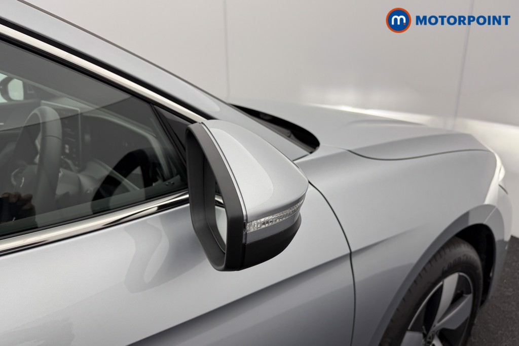 Volkswagen Passat Life Automatic Petrol Plug-In Hybrid Estate - Stock Number (1578115) - 27th supplementary image