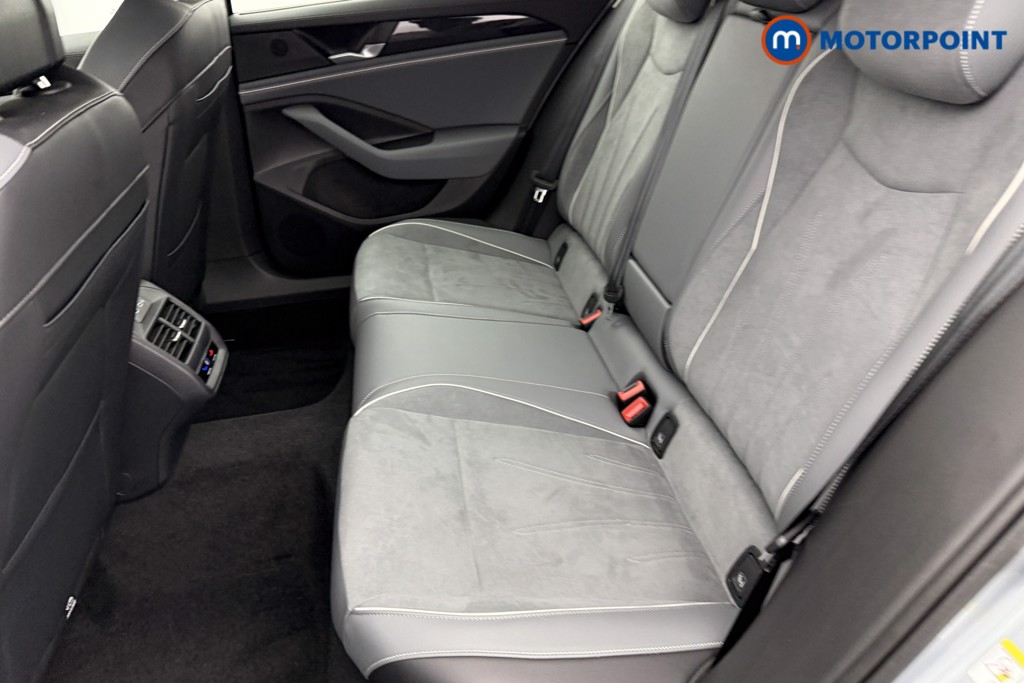 Volkswagen Passat Life Automatic Petrol Plug-In Hybrid Estate - Stock Number (1578115) - 34th supplementary image