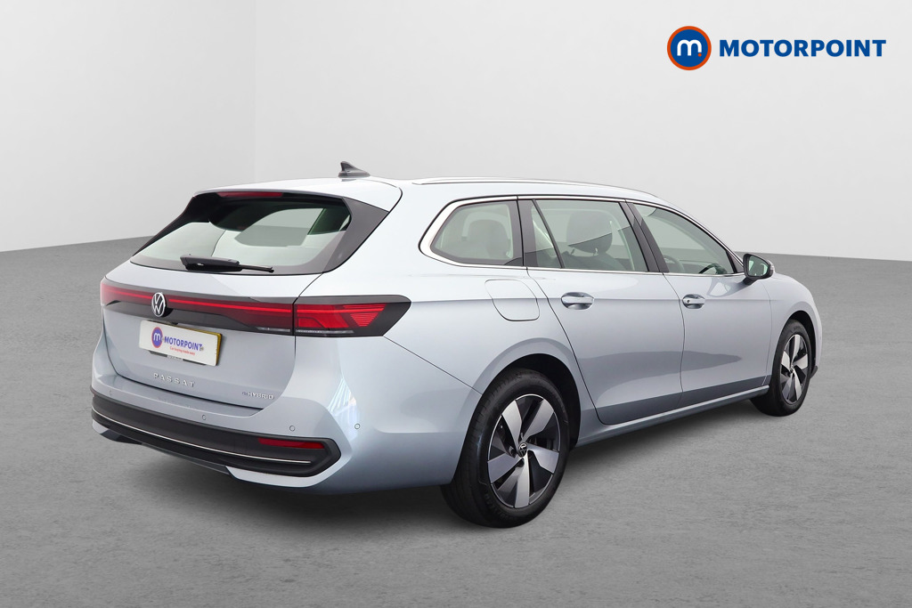 Volkswagen Passat Life Automatic Petrol Plug-In Hybrid Estate - Stock Number (1578115) - Drivers side rear corner