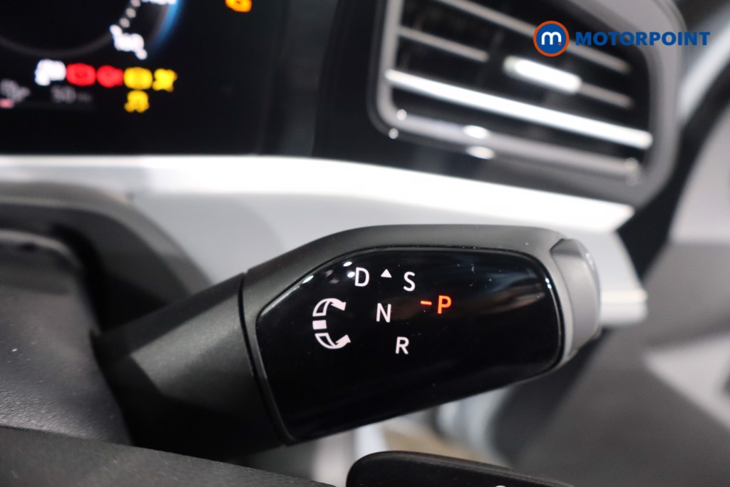 Volkswagen Passat Life Automatic Petrol Plug-In Hybrid Estate - Stock Number (1578125) - 14th supplementary image