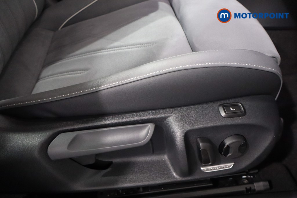 Volkswagen Passat Life Automatic Petrol Plug-In Hybrid Estate - Stock Number (1578125) - 20th supplementary image