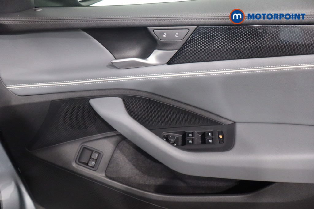 Volkswagen Passat Life Automatic Petrol Plug-In Hybrid Estate - Stock Number (1578125) - 22nd supplementary image