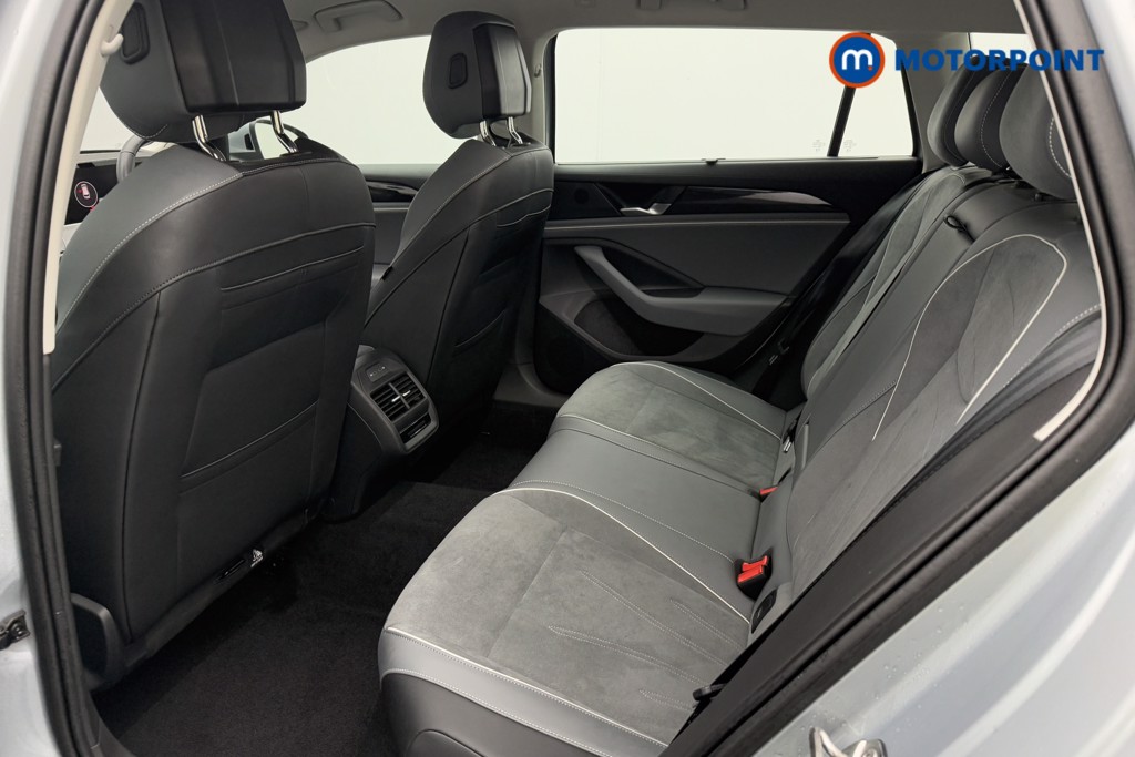 Volkswagen Passat Life Automatic Petrol Plug-In Hybrid Estate - Stock Number (1578127) - 4th supplementary image