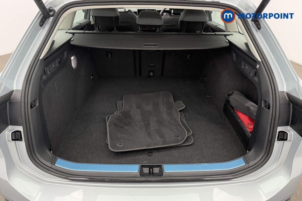 Volkswagen Passat Life Automatic Petrol Plug-In Hybrid Estate - Stock Number (1578127) - 5th supplementary image