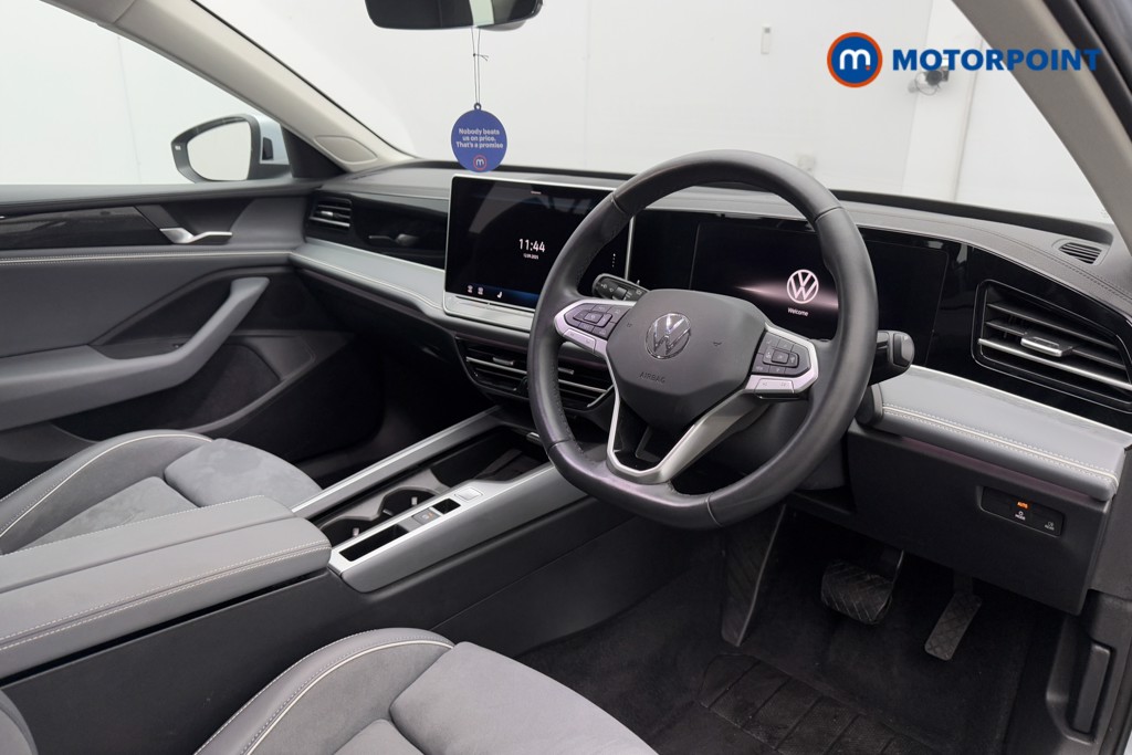 Volkswagen Passat Life Automatic Petrol Plug-In Hybrid Estate - Stock Number (1578127) - 6th supplementary image