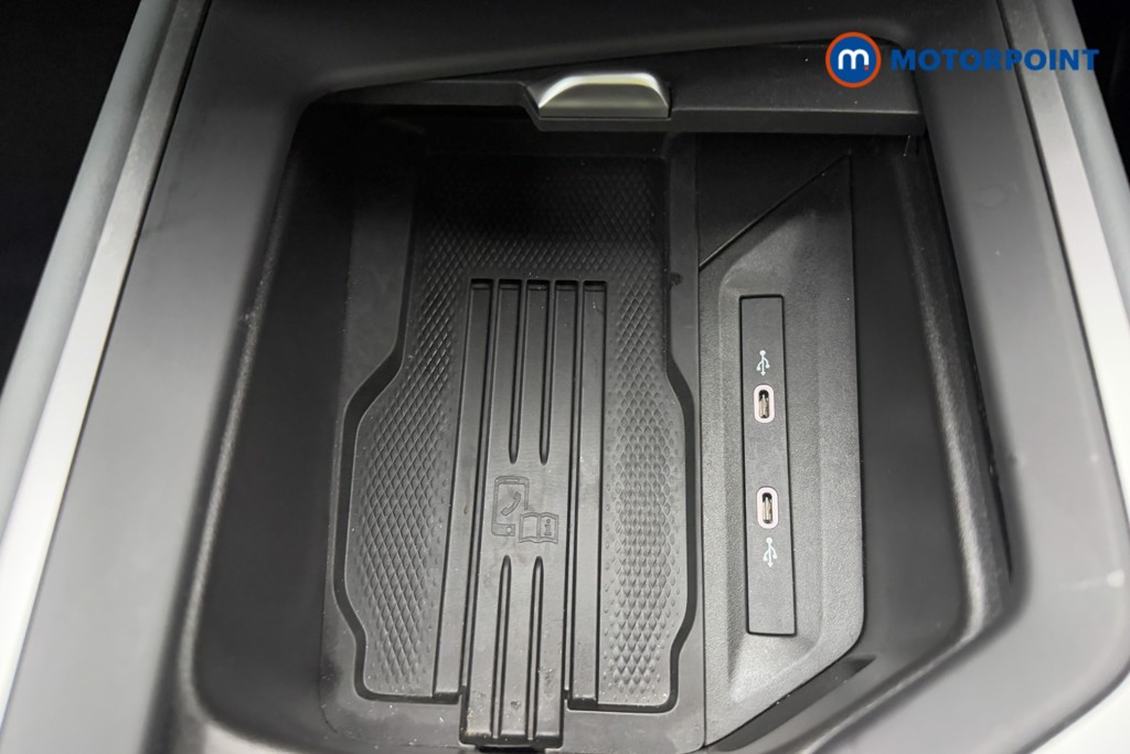Volkswagen Passat Life Automatic Petrol Plug-In Hybrid Estate - Stock Number (1578127) - 14th supplementary image