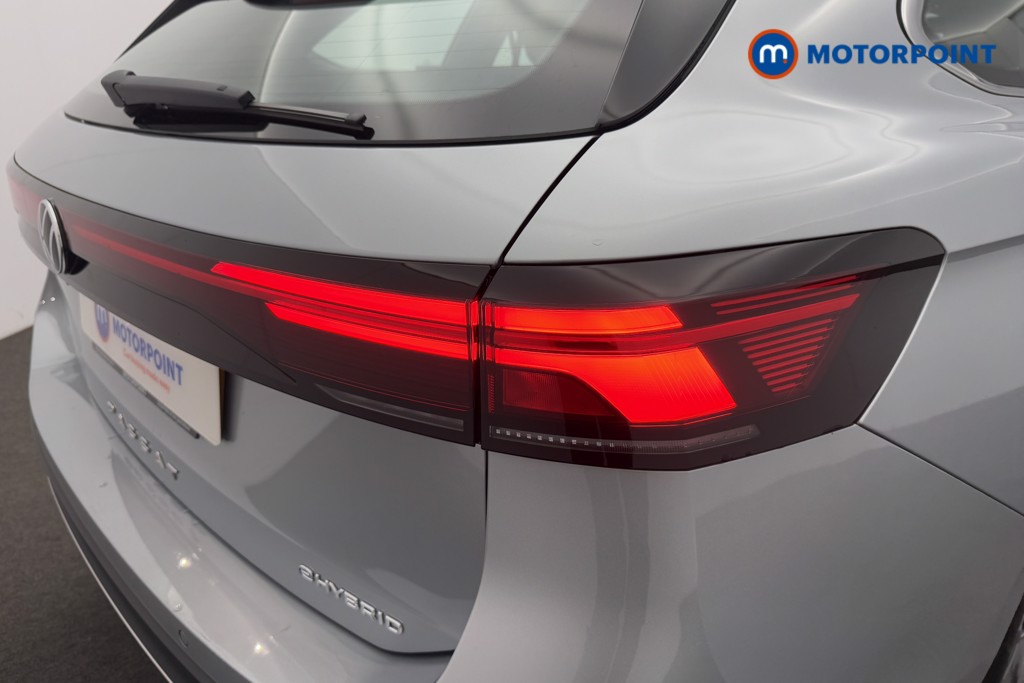 Volkswagen Passat Life Automatic Petrol Plug-In Hybrid Estate - Stock Number (1578127) - 18th supplementary image