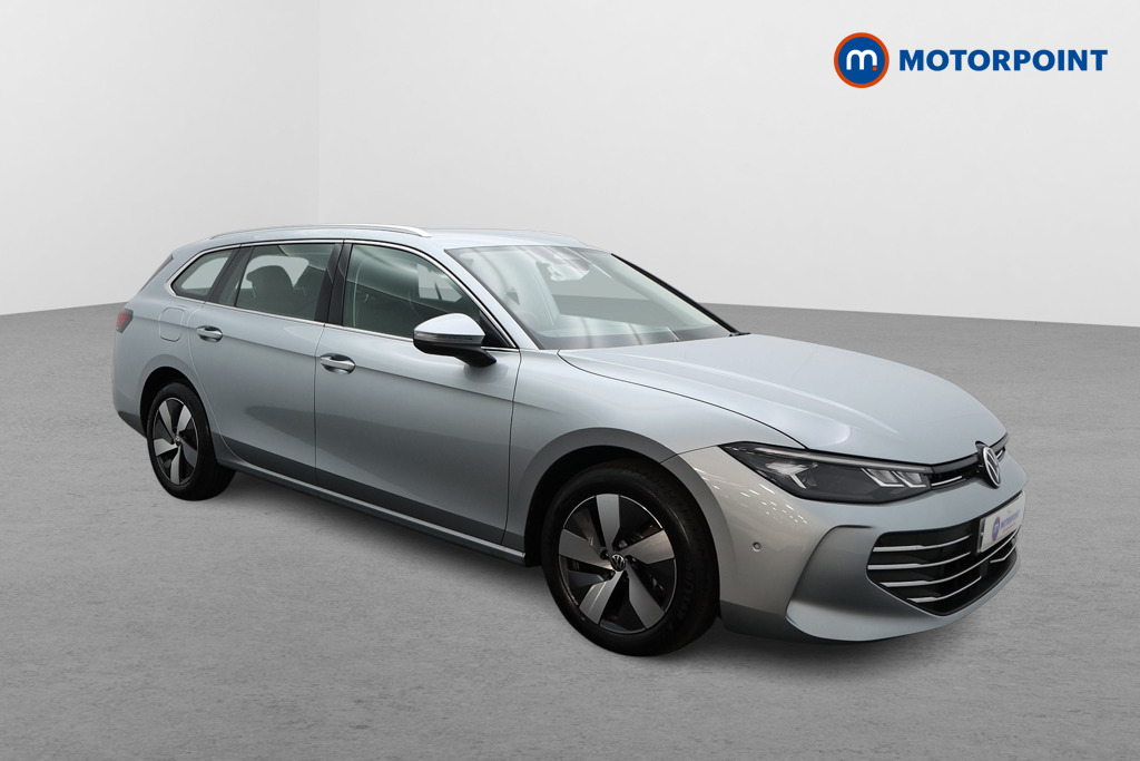Volkswagen Passat Life Automatic Petrol Plug-In Hybrid Estate - Stock Number (1578127) - Drivers side front corner