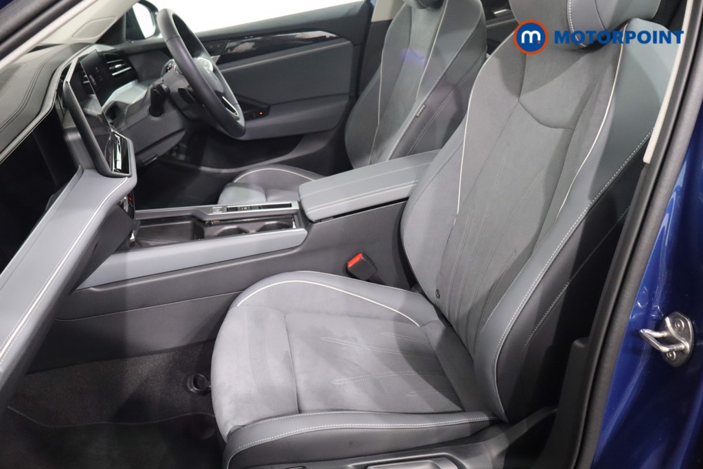 Volkswagen Passat Life Automatic Petrol Plug-In Hybrid Estate - Stock Number (1578139) - 4th supplementary image